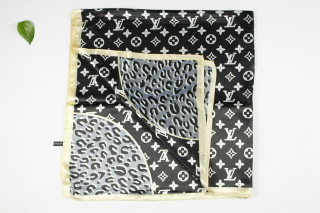 Iv square scarf 43